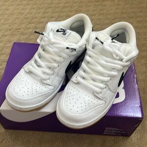 Nike SB Dunk Low